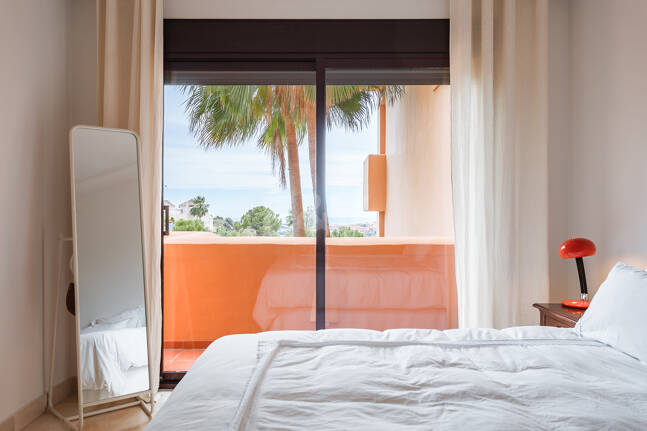 Eleganckie mieszkanie z widokiem na morze otoczone naturą