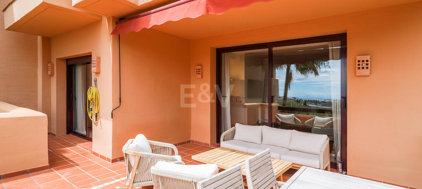 Elegante Meerblickwohnung inmitten der Natur