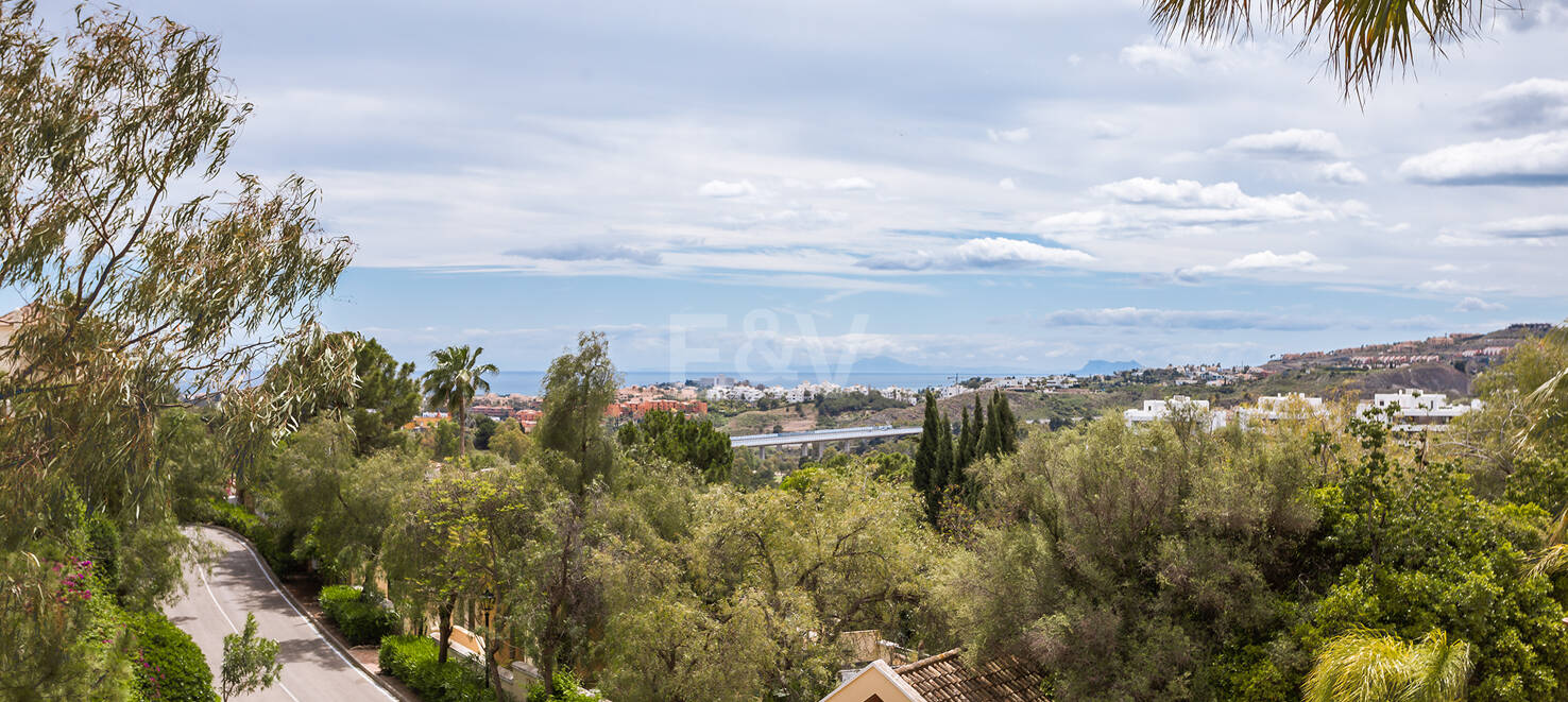 Elegante Meerblickwohnung inmitten der Natur