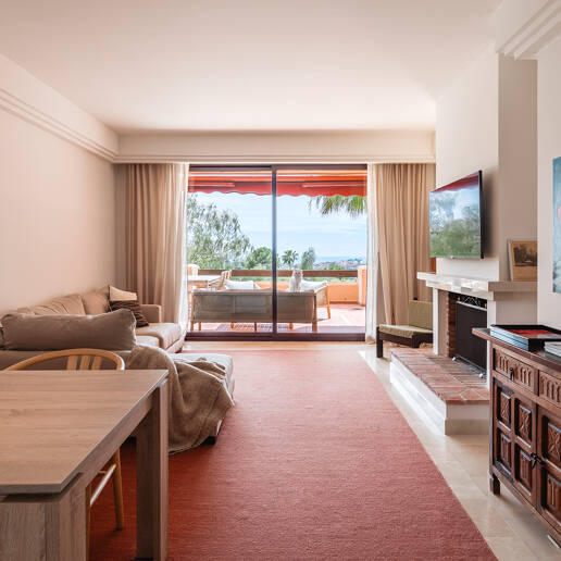 Elegante Meerblickwohnung inmitten der Natur