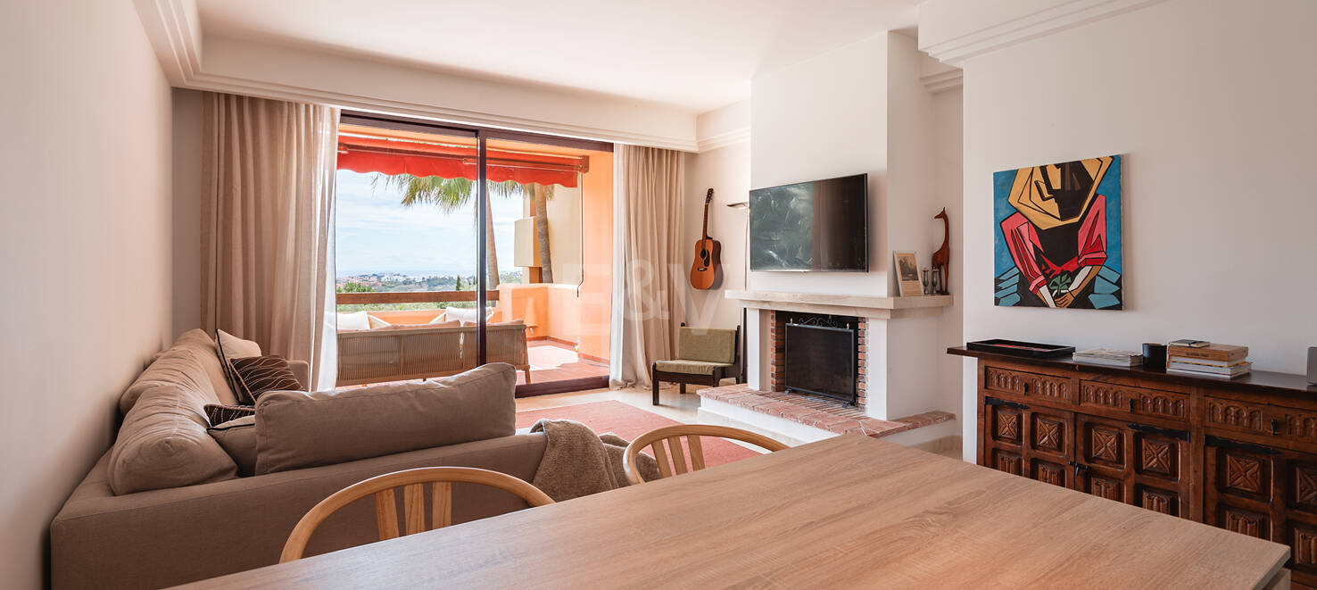 Elegante Meerblickwohnung inmitten der Natur