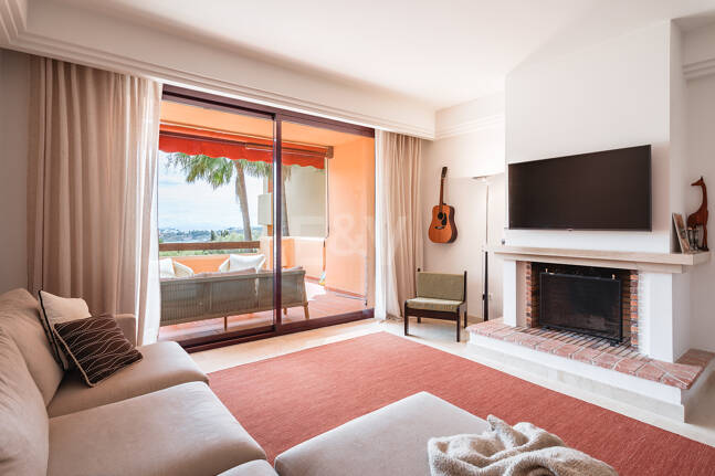 Eleganckie mieszkanie z widokiem na morze otoczone naturą