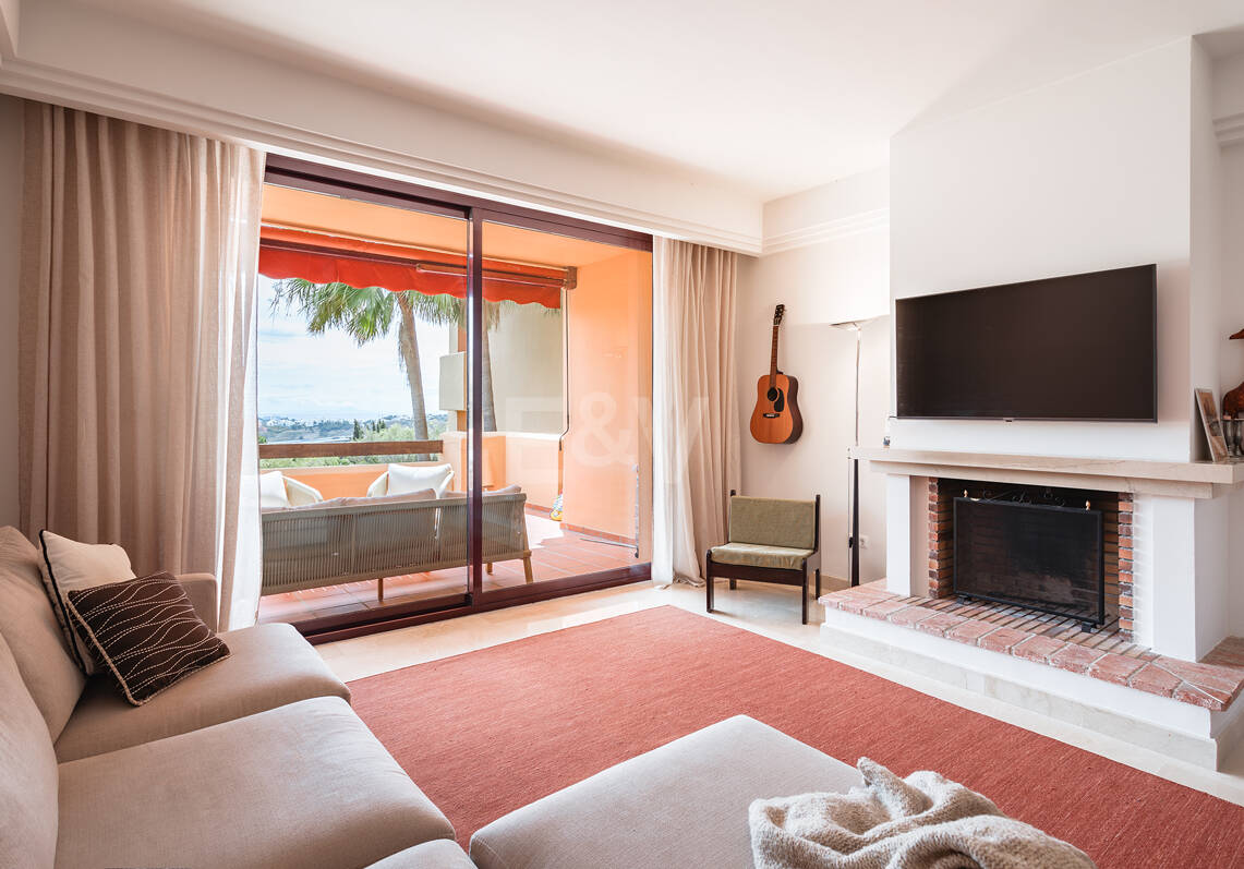 Elegante Apartamento con Vista al Mar Rodeado de Naturaleza