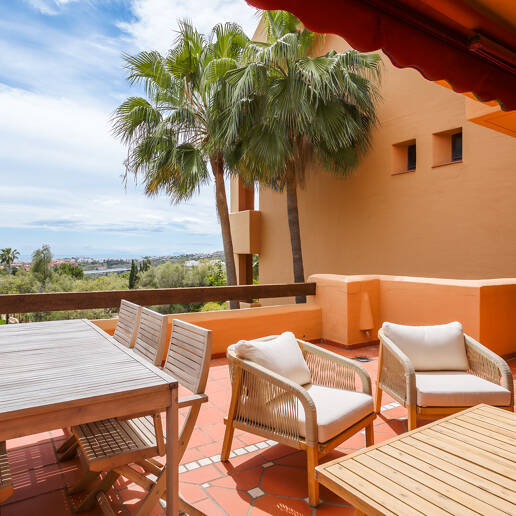 Elegante Meerblickwohnung inmitten der Natur