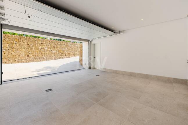 Espectacular villa de lujo a estrenar en Marbella Hill Club