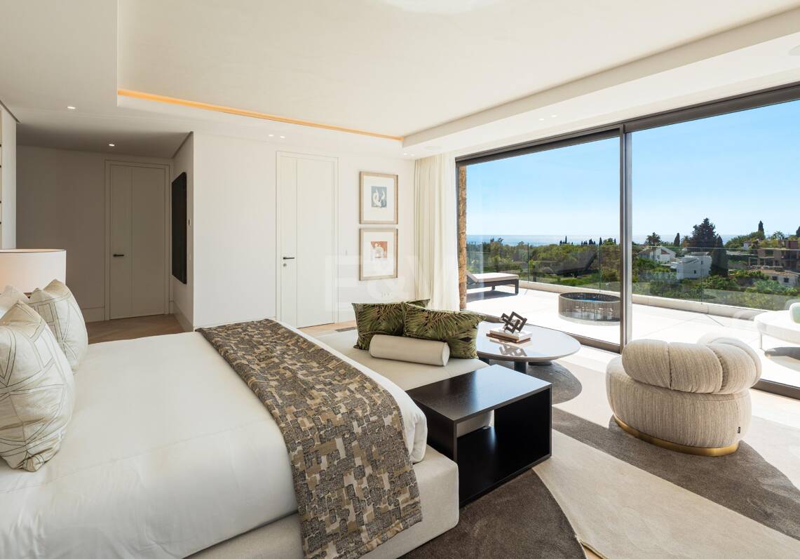 Spektakuläre brandneue Luxusvilla im Marbella Hill Club