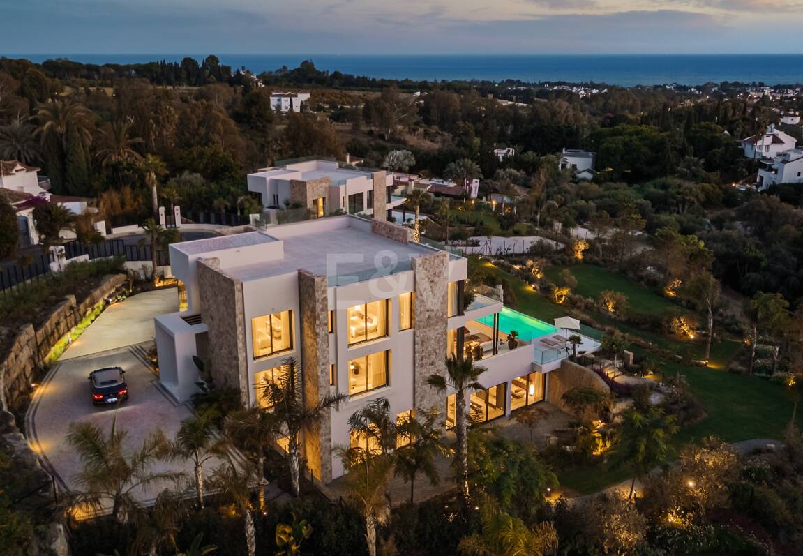 Espectacular villa de lujo a estrenar en Marbella Hill Club