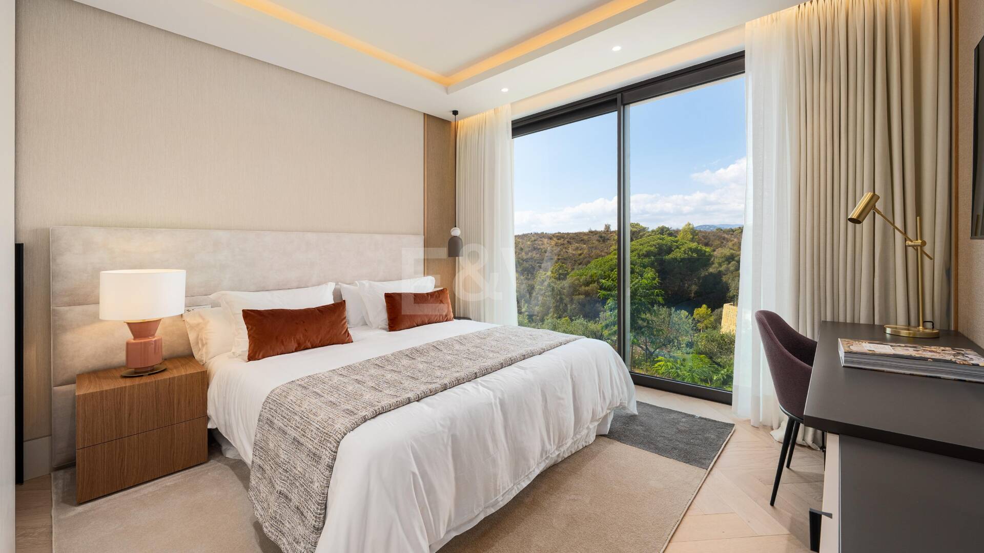 Espectacular villa de lujo a estrenar en Marbella Hill Club