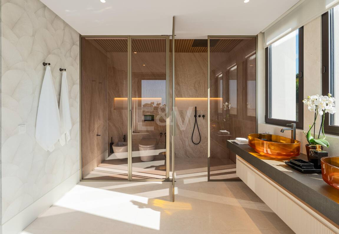 Espectacular villa de lujo a estrenar en Marbella Hill Club