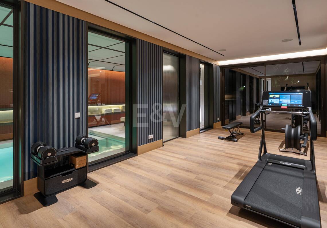 Spektakuläre brandneue Luxusvilla im Marbella Hill Club