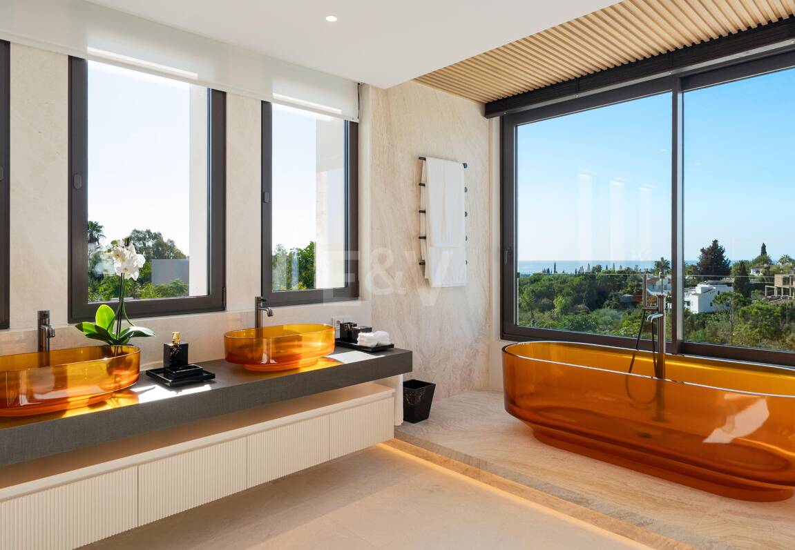 Espectacular villa de lujo a estrenar en Marbella Hill Club