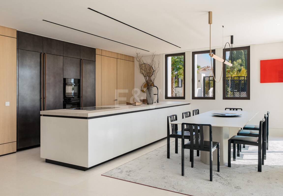 Espectacular villa de lujo a estrenar en Marbella Hill Club