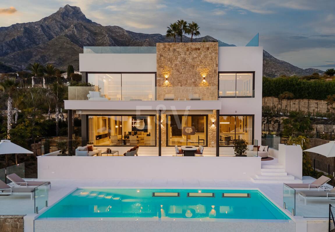Espectacular villa de lujo a estrenar en Marbella Hill Club