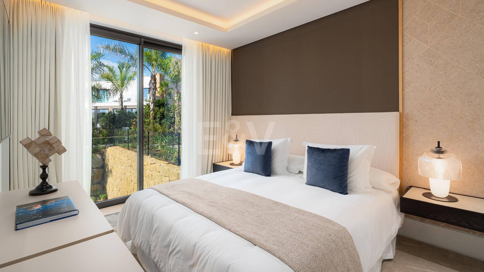 Espectacular villa de lujo a estrenar en Marbella Hill Club