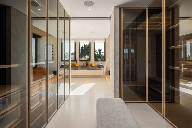 Espectacular villa de lujo a estrenar en Marbella Hill Club