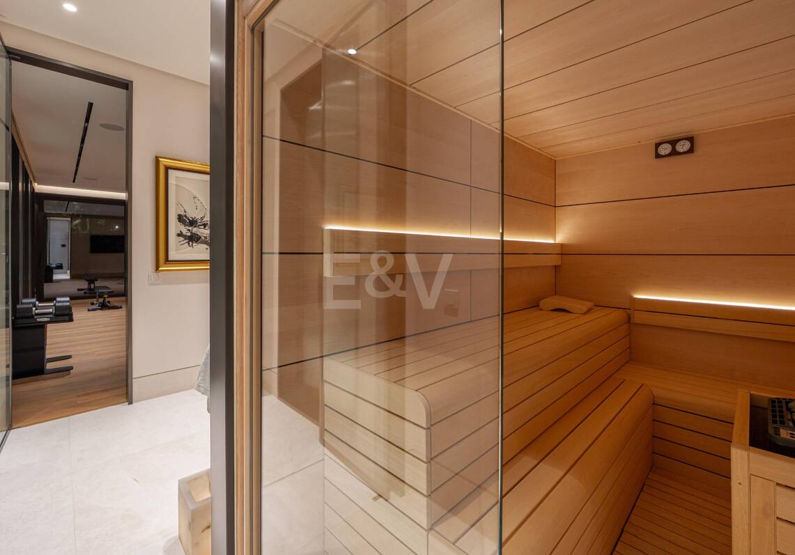 Spektakuläre brandneue Luxusvilla im Marbella Hill Club