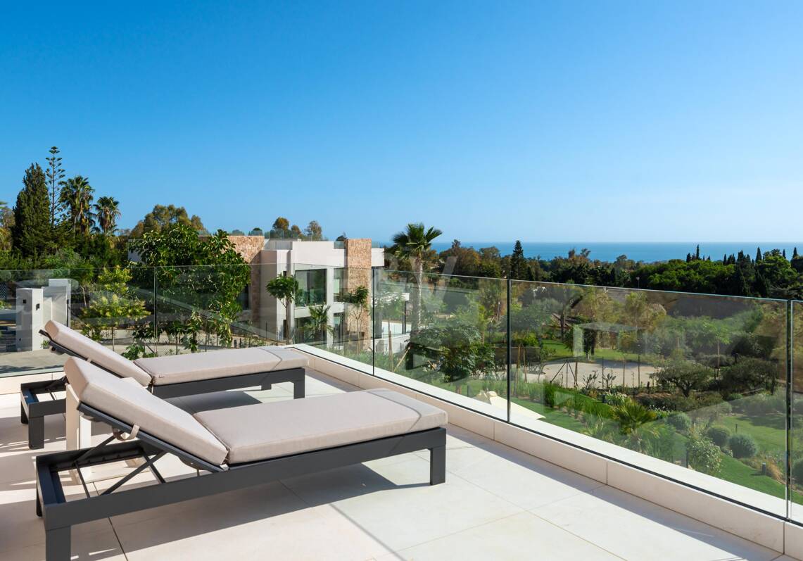 Spektakuläre brandneue Luxusvilla im Marbella Hill Club