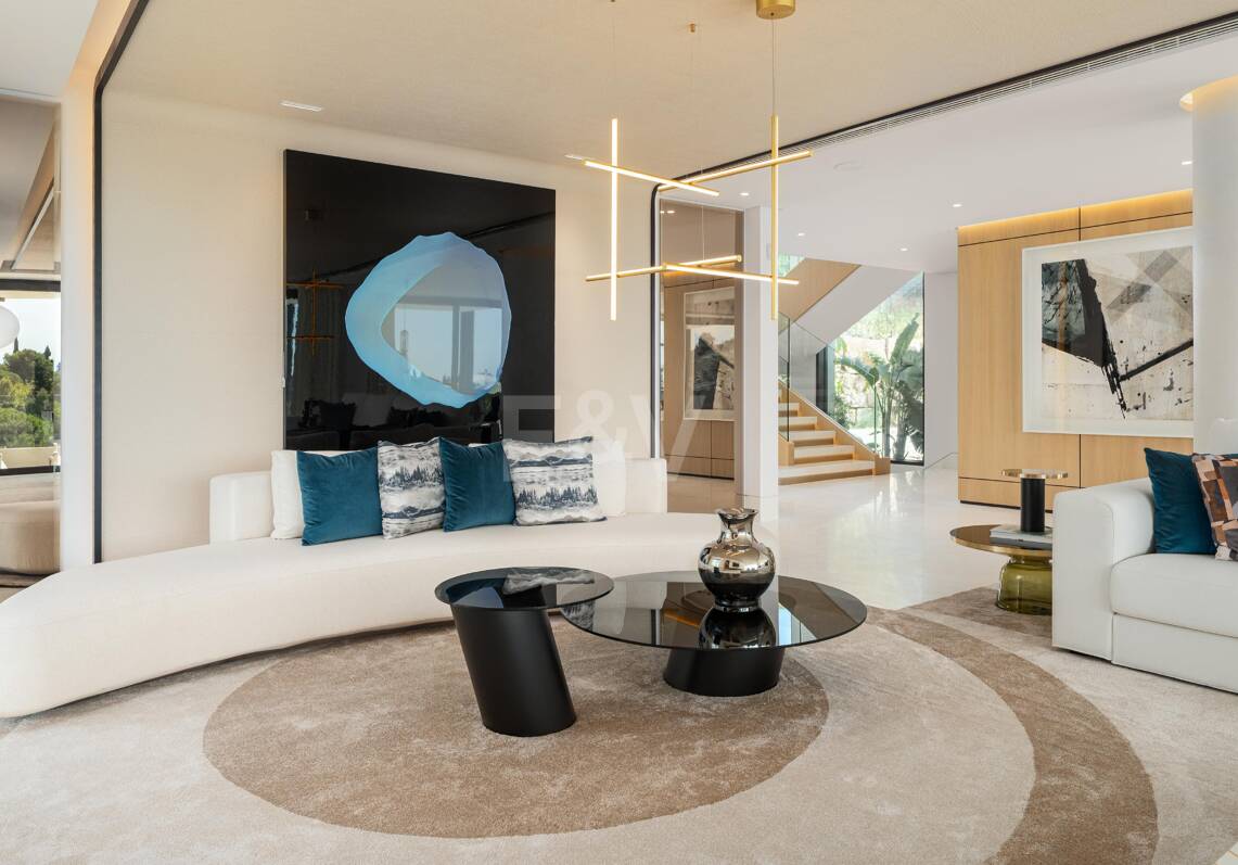 Spektakuläre brandneue Luxusvilla im Marbella Hill Club