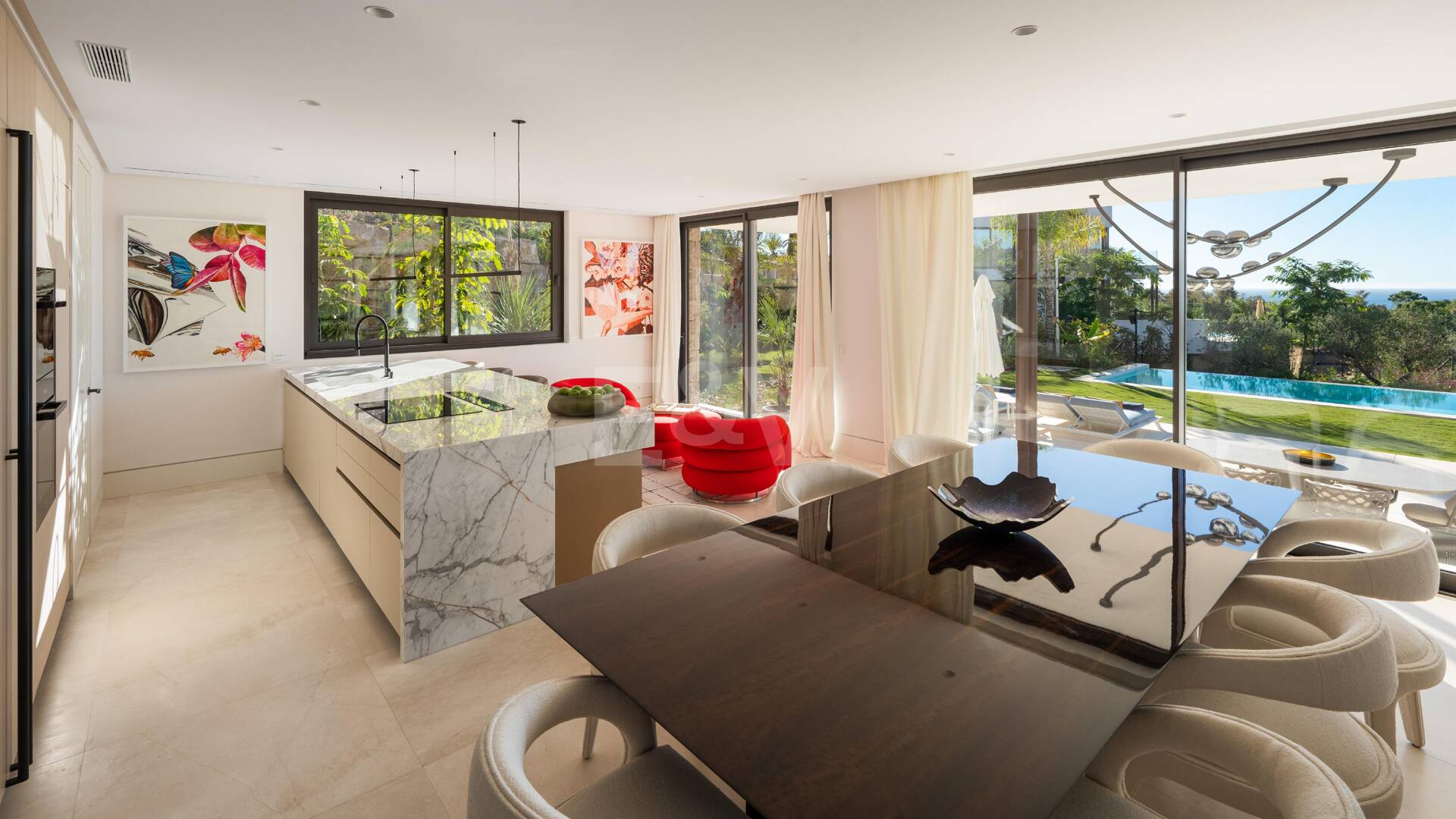 Atemberaubende brandneue Luxusvilla im Marbella Hill Club