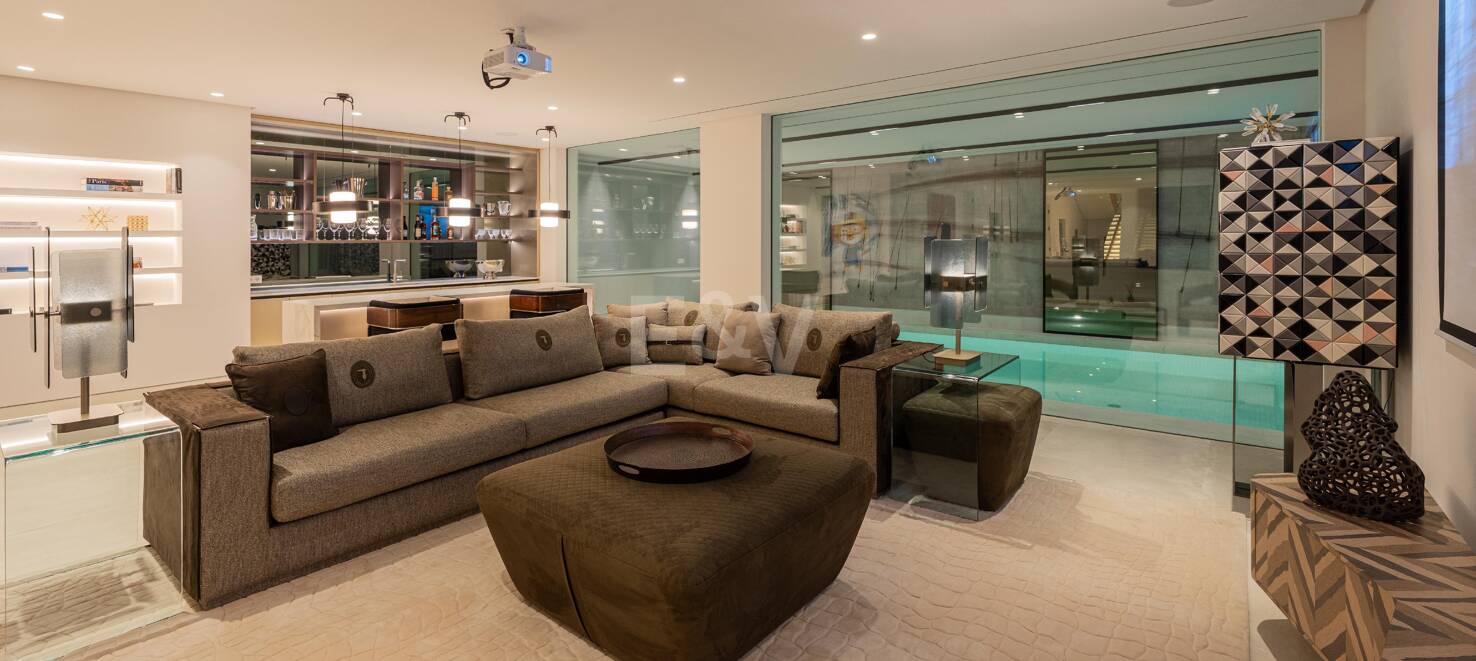 Stunning Brand New Luxury Villa in Marbella Hill Club