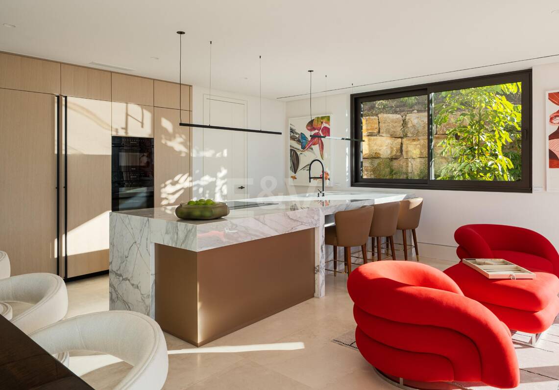 Impresionante Villa de Lujo a Estrenar en Marbella Hill Club