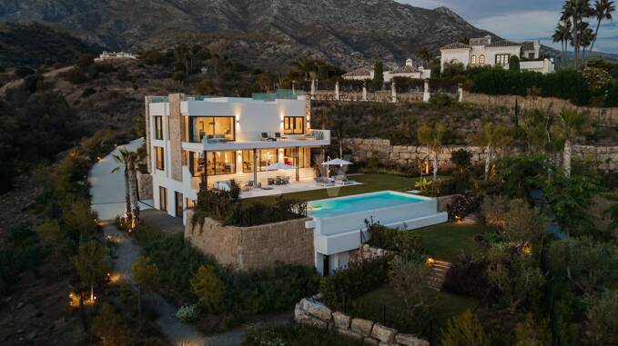 Oszałamiająca Brand New Luxury Villa w Marbella Hill Club