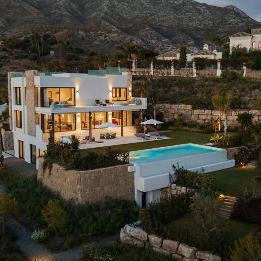 Stunning Brand New Luxury Villa in Marbella Hill Club