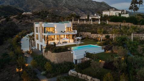 Atemberaubende brandneue Luxusvilla im Marbella Hill Club