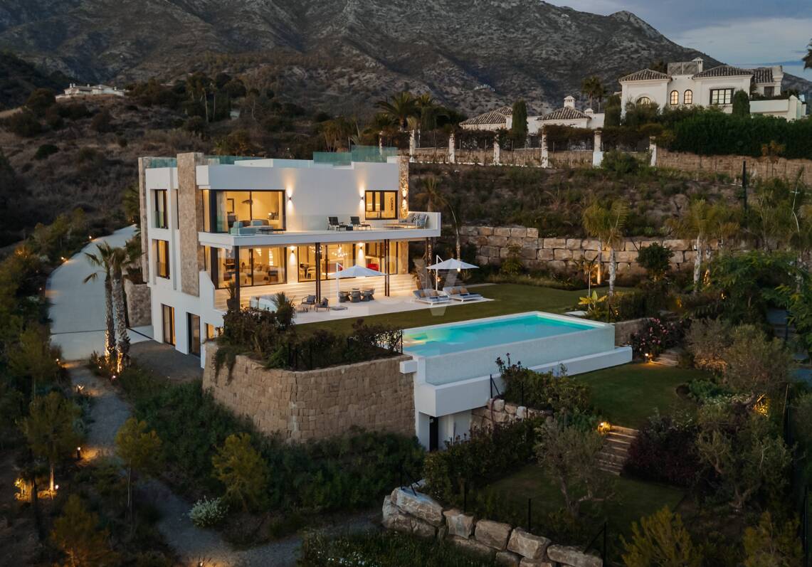 Impresionante Villa de Lujo a Estrenar en Marbella Hill Club