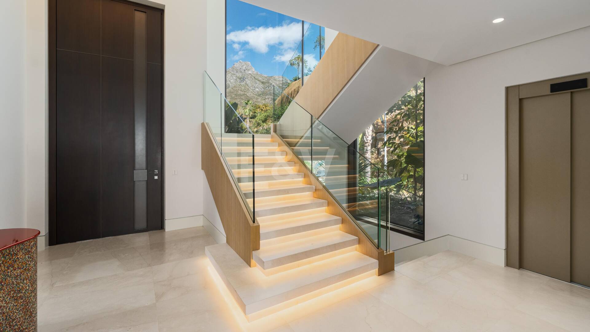 Atemberaubende brandneue Luxusvilla im Marbella Hill Club