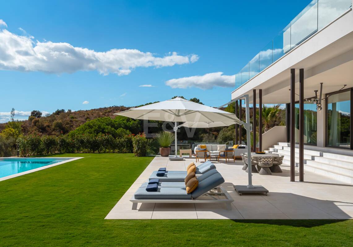 Impresionante Villa de Lujo a Estrenar en Marbella Hill Club