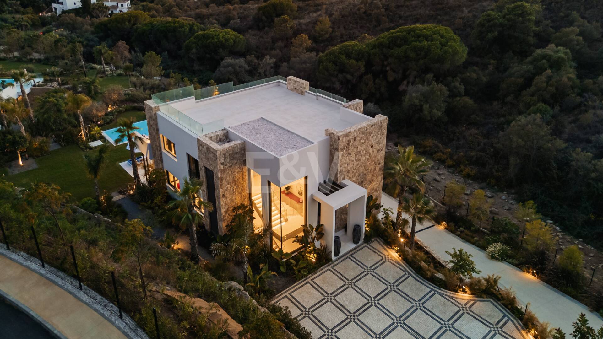 Atemberaubende brandneue Luxusvilla im Marbella Hill Club