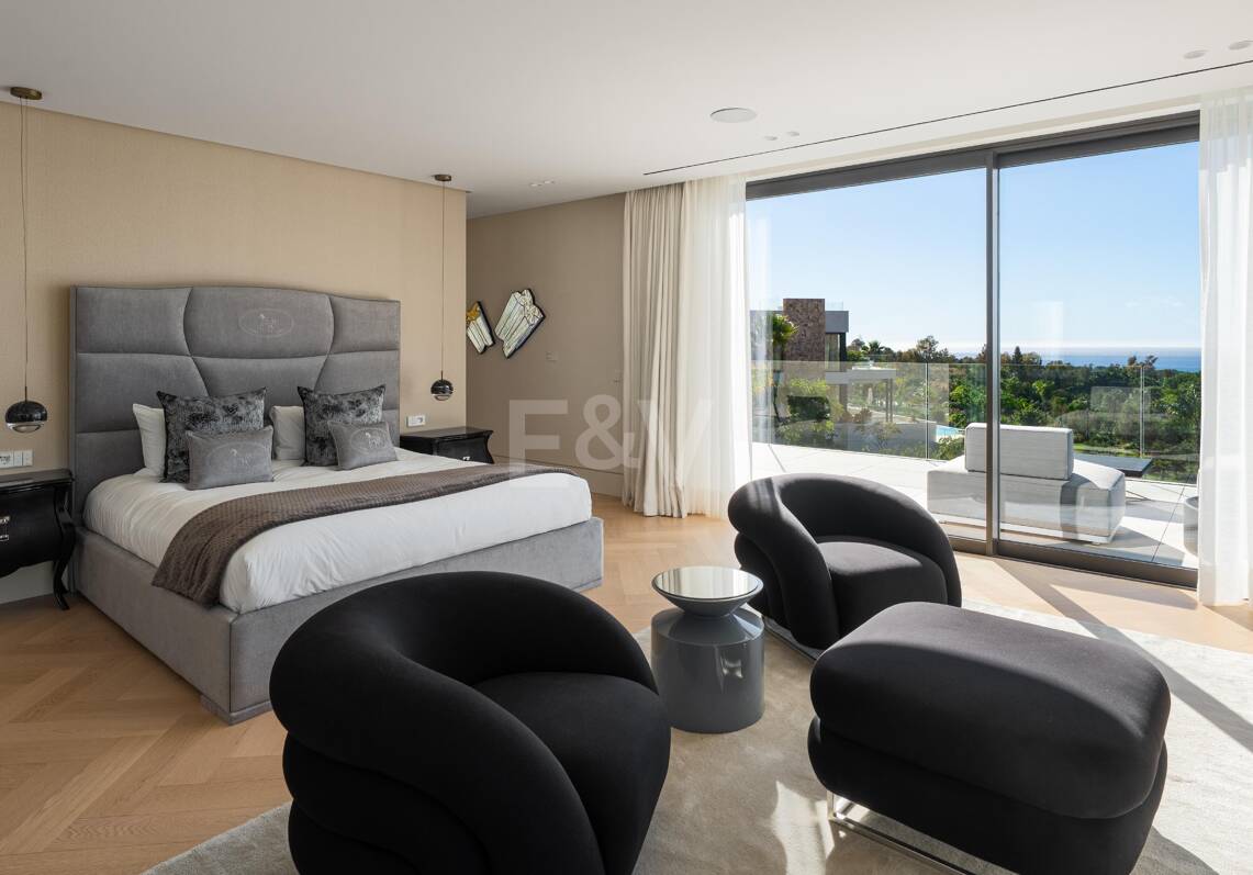 Impresionante Villa de Lujo a Estrenar en Marbella Hill Club