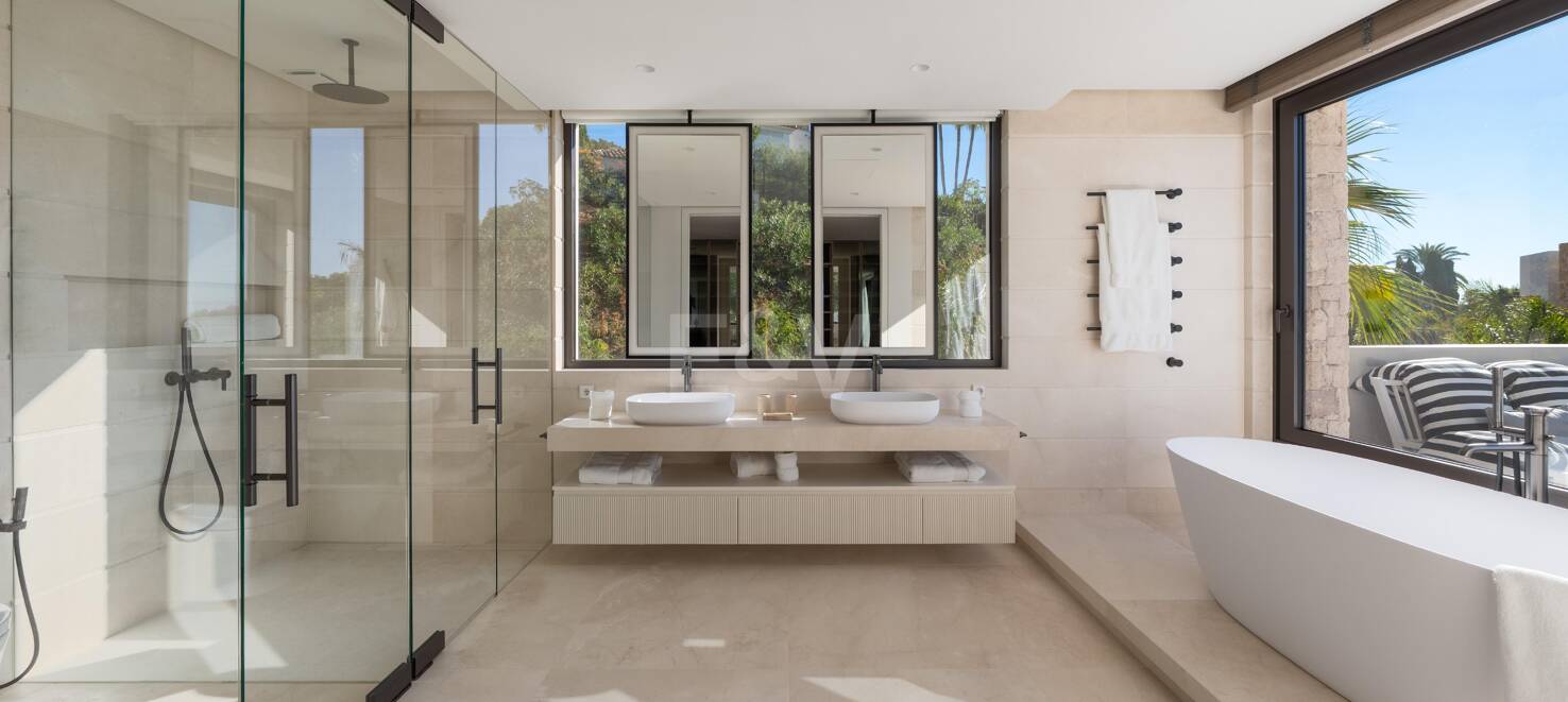 Stunning Brand New Luxury Villa in Marbella Hill Club