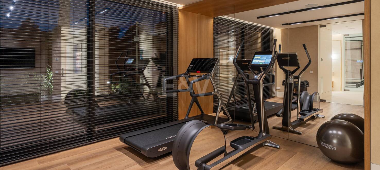 Stunning Brand New Luxury Villa in Marbella Hill Club