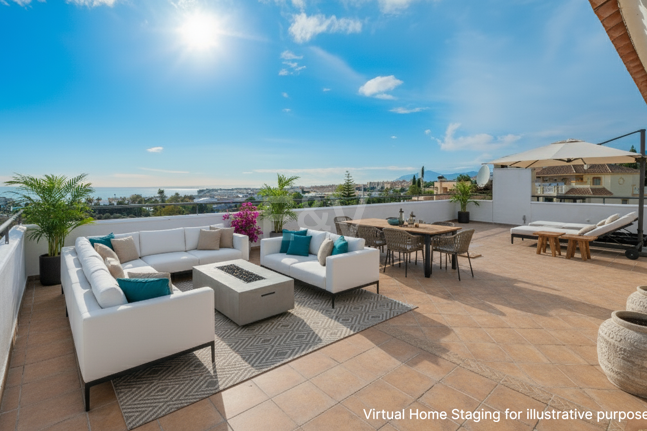 Bright Villa with Panoramic Sea Views and Rooftop Solarium