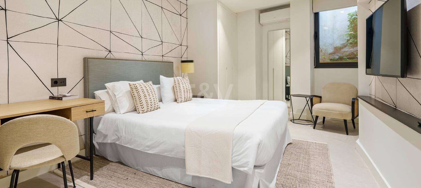 Vivienda Contemporánea Refinada: Diseño, Comodidad y Privacidad Combinados