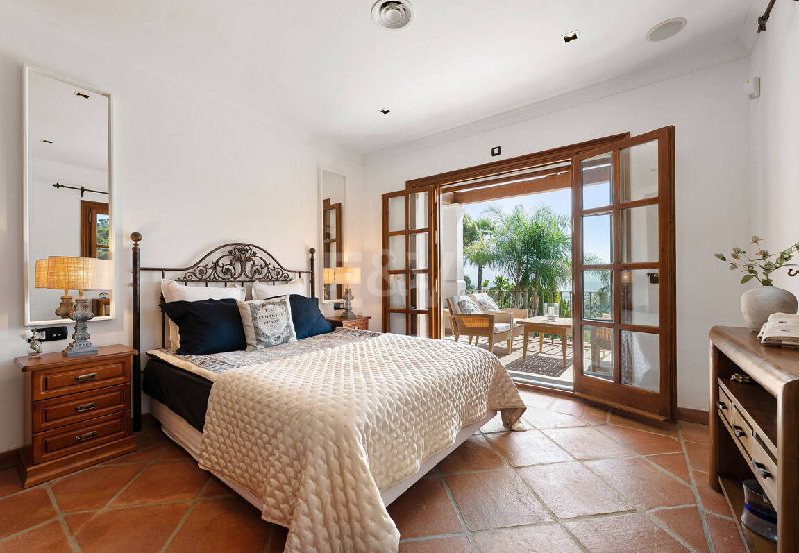 Eleganter andalusischer Rückzugsort mit zeitlosem Charme in El Madroñal