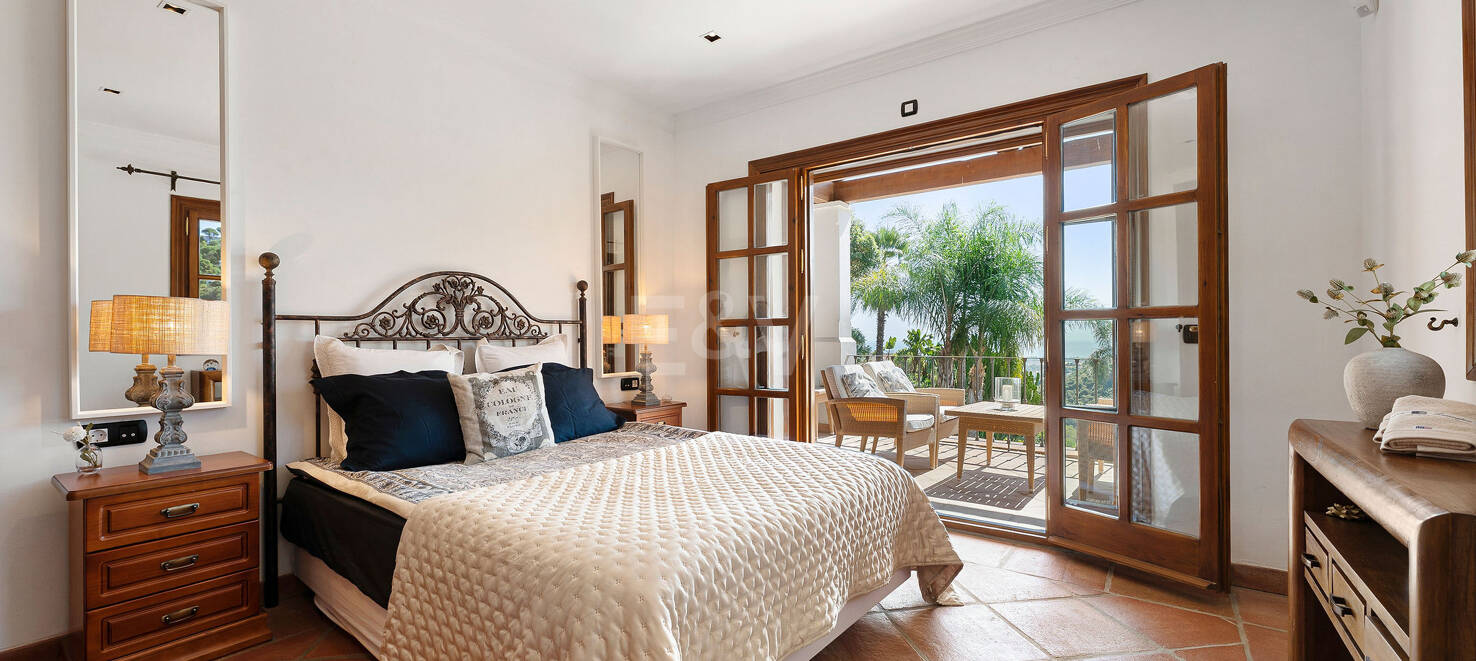 Eleganter andalusischer Rückzugsort mit zeitlosem Charme in El Madroñal