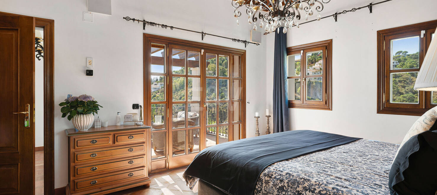 Eleganter andalusischer Rückzugsort mit zeitlosem Charme in El Madroñal