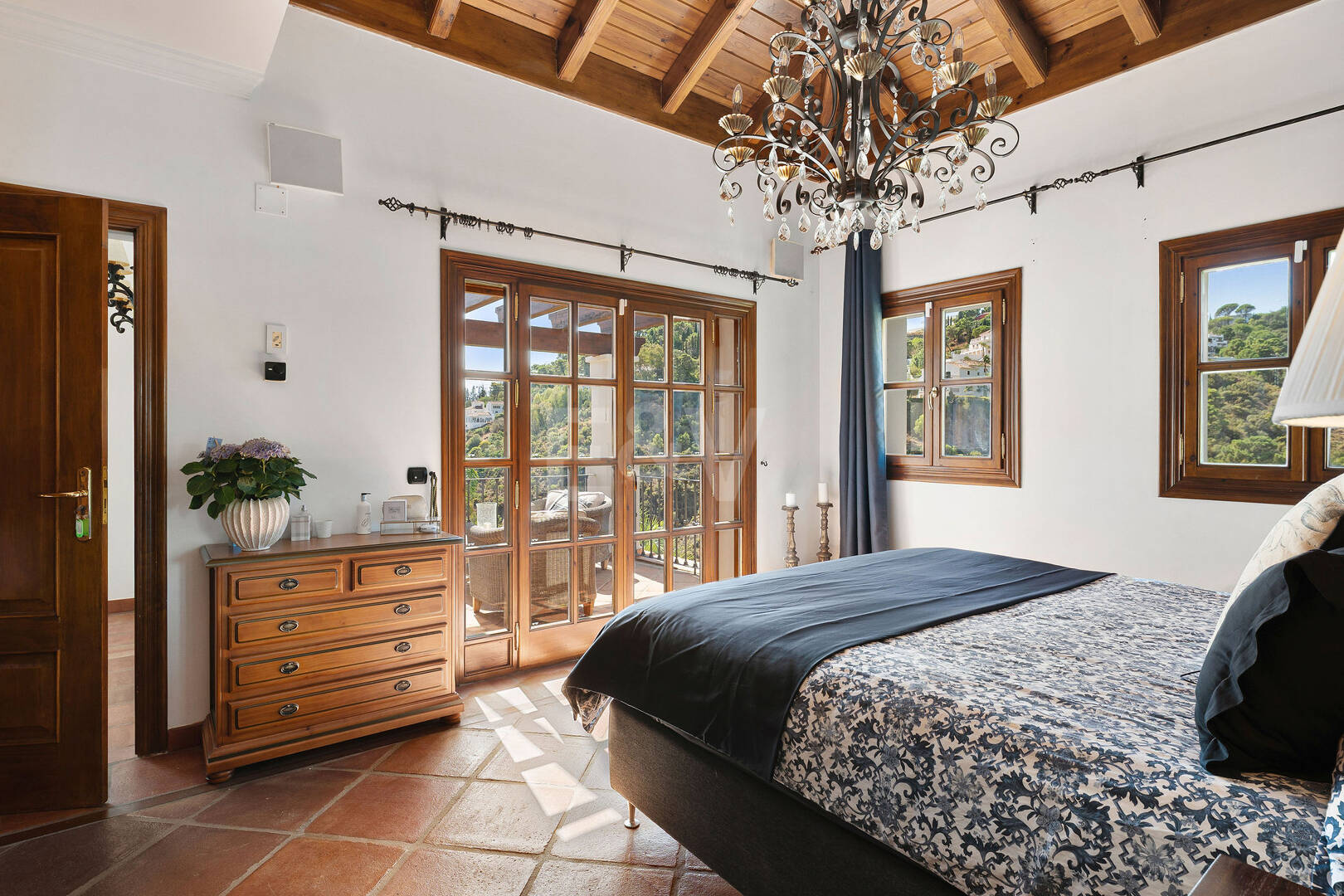 Elegancki rekolekcja Andaluzji z ponadczasowym Charm w El Madroñal