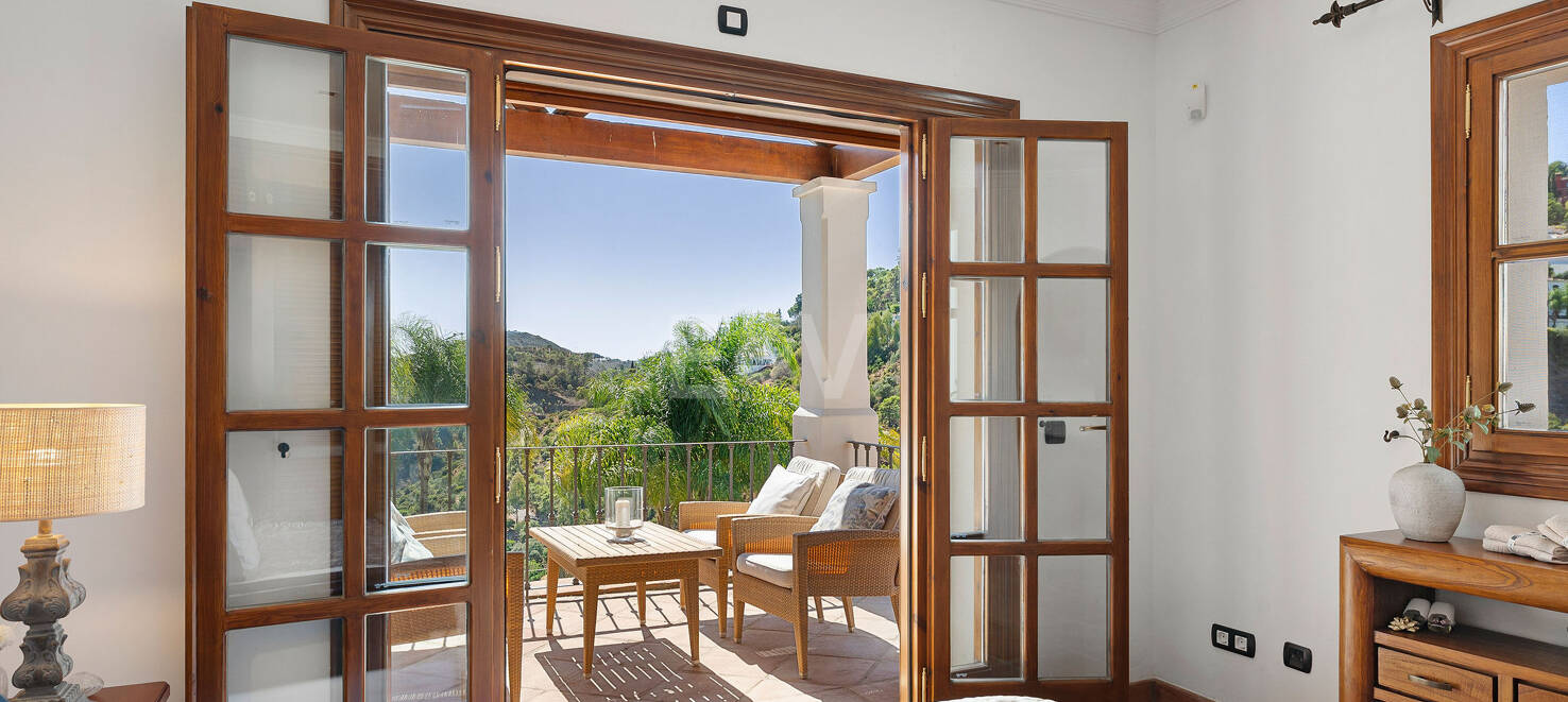 Eleganter andalusischer Rückzugsort mit zeitlosem Charme in El Madroñal