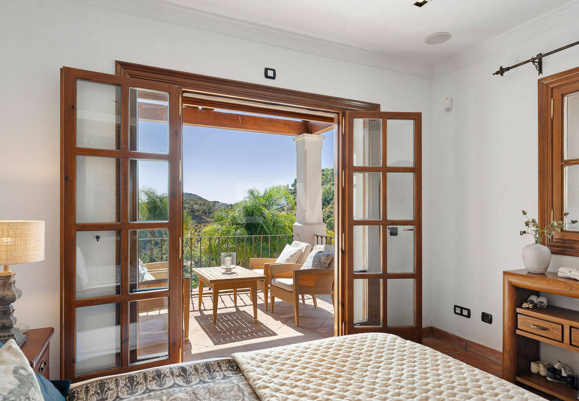 Eleganter andalusischer Rückzugsort mit zeitlosem Charme in El Madroñal