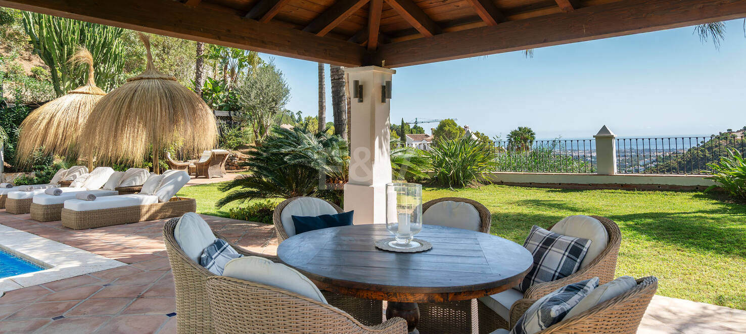 Eleganter andalusischer Rückzugsort mit zeitlosem Charme in El Madroñal