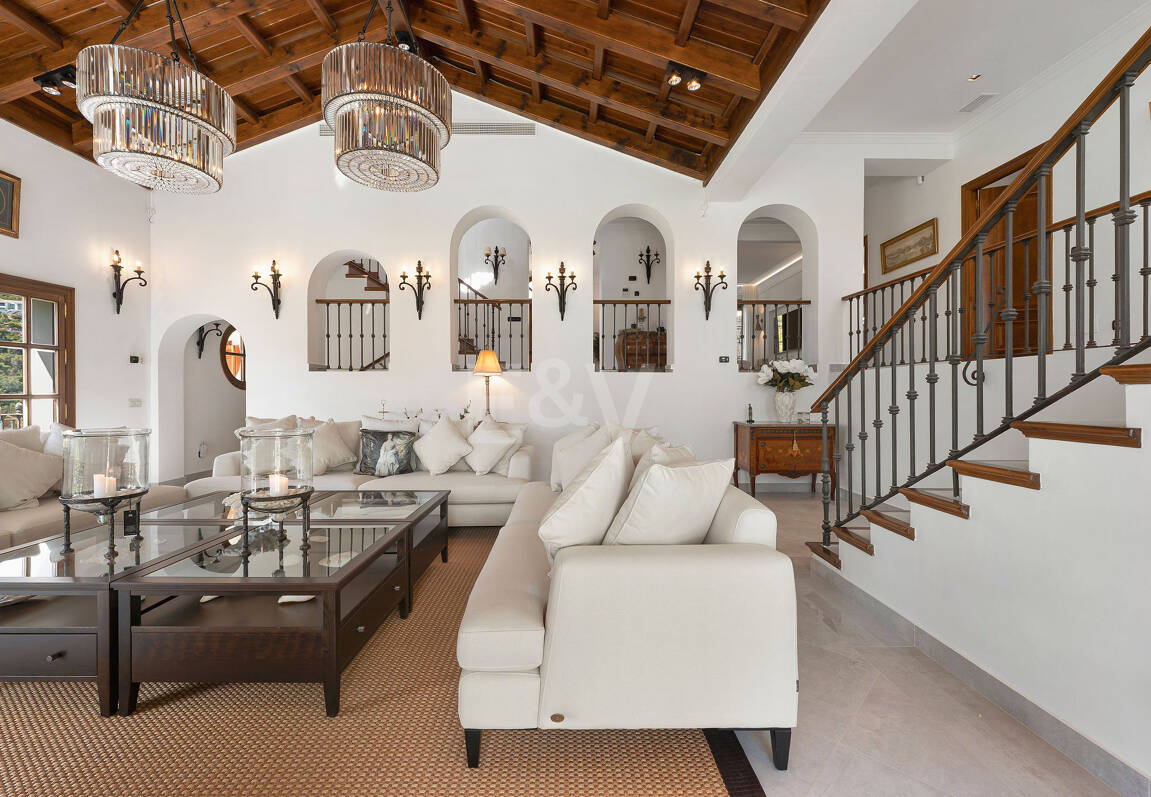 Eleganter andalusischer Rückzugsort mit zeitlosem Charme in El Madroñal