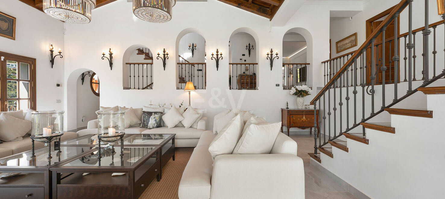 Eleganter andalusischer Rückzugsort mit zeitlosem Charme in El Madroñal