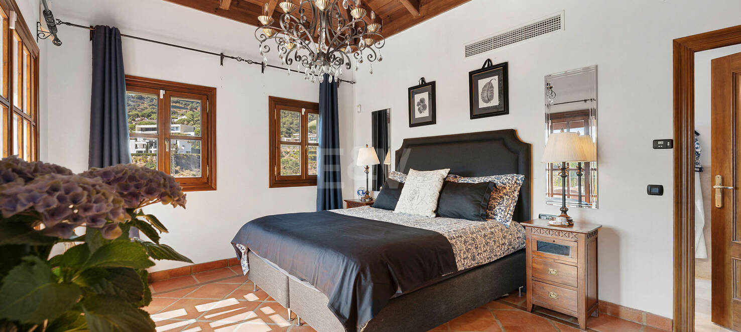 Eleganter andalusischer Rückzugsort mit zeitlosem Charme in El Madroñal