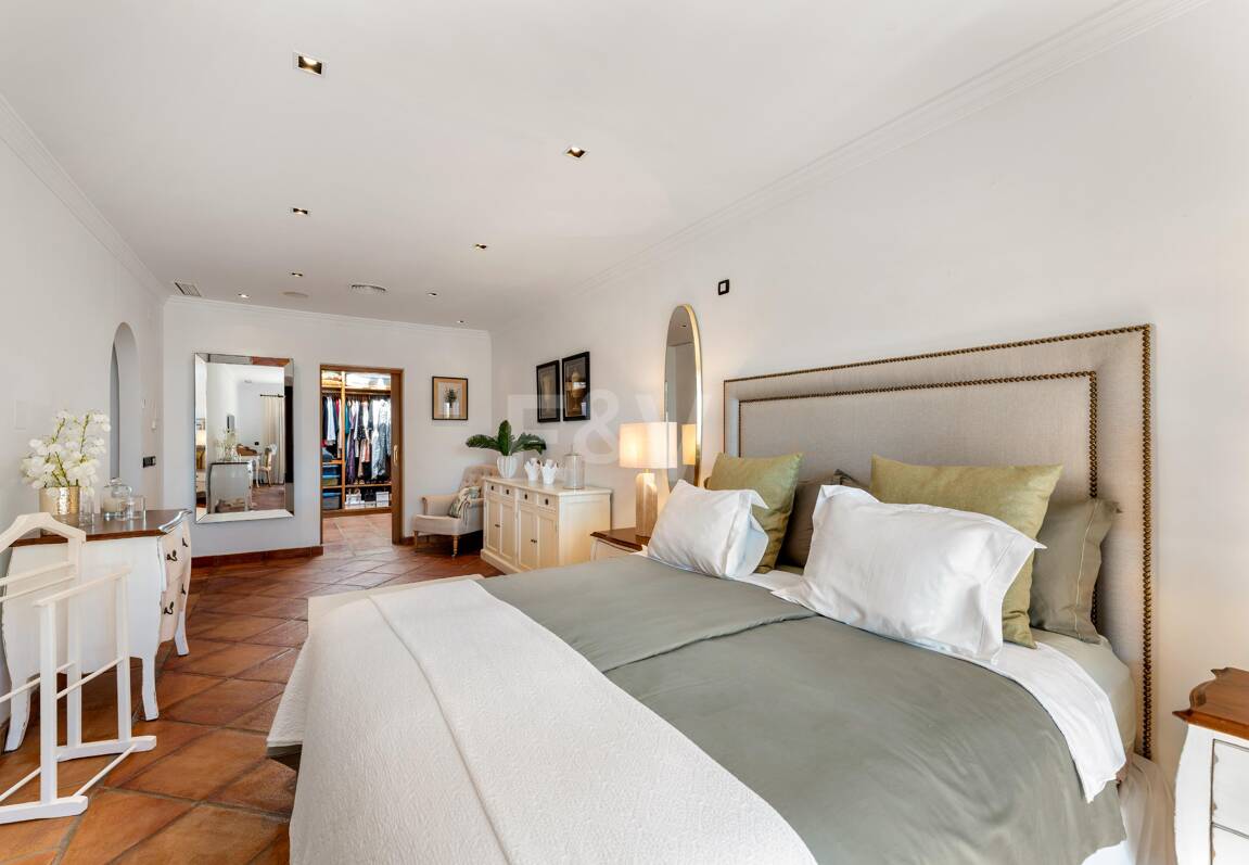 Eleganter andalusischer Rückzugsort mit zeitlosem Charme in El Madroñal