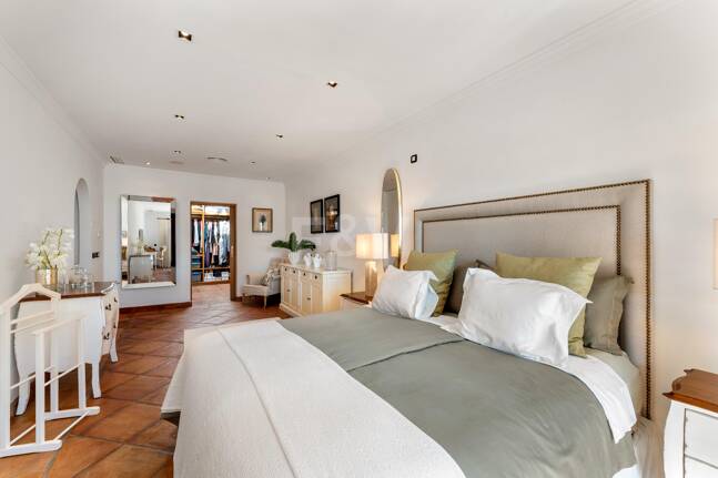 Eleganter andalusischer Rückzugsort mit zeitlosem Charme in El Madroñal