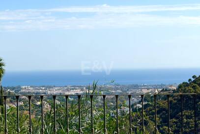 Eleganter andalusischer Rückzugsort mit zeitlosem Charme in El Madroñal